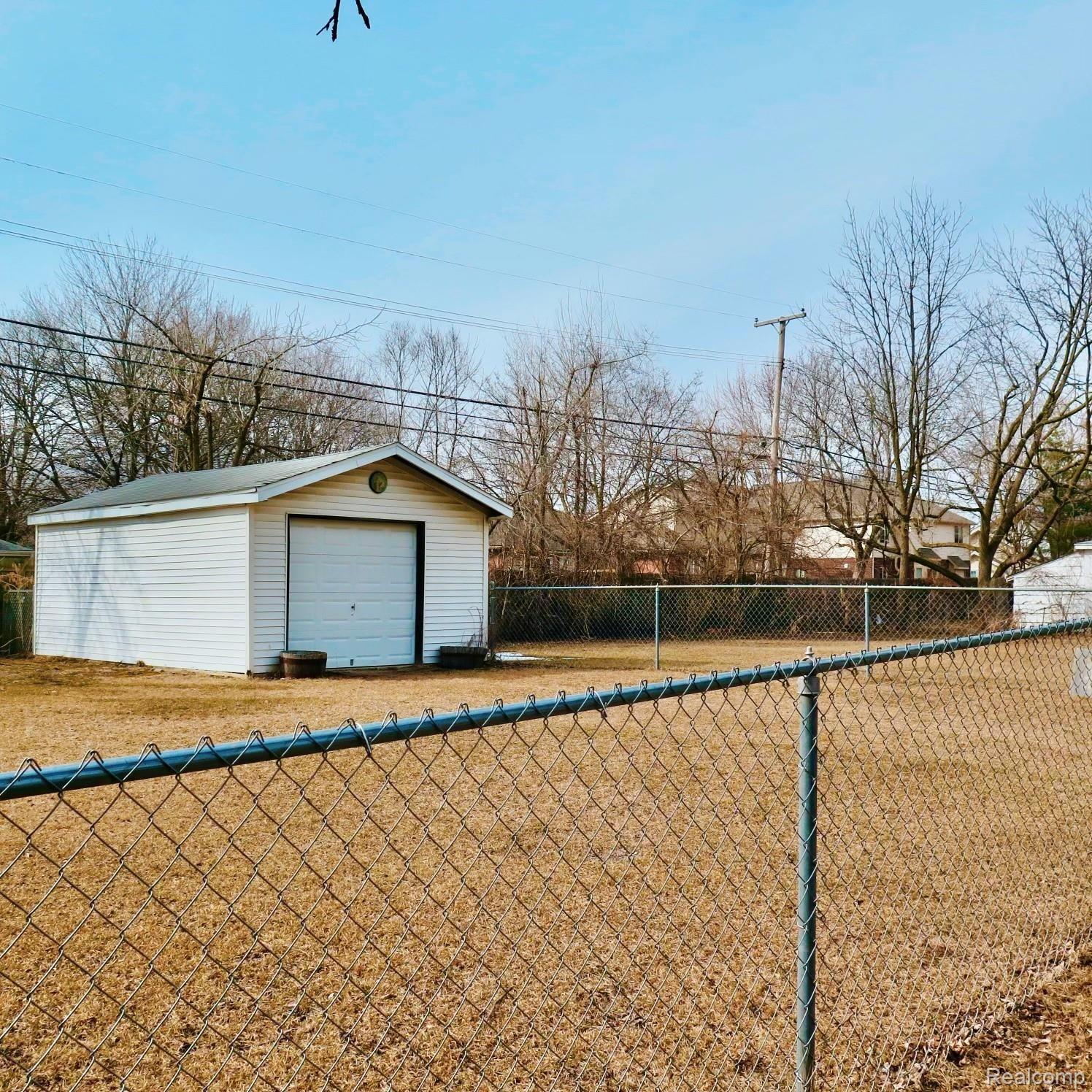 47747 Dequindre Road Rochester, MI 48307 - Photo 3 of 3 tempImageWkeN8j.jpg