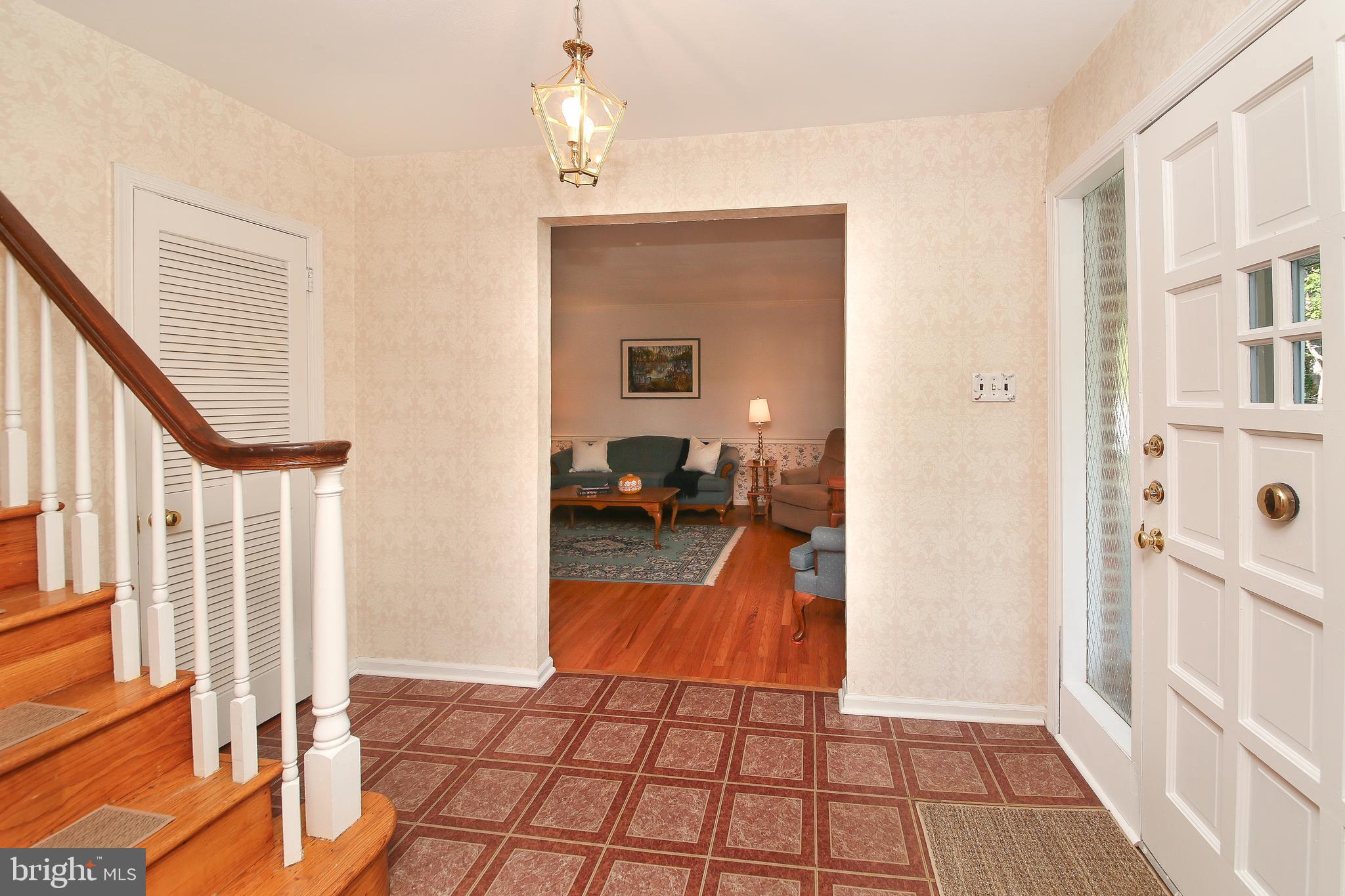 251 Arden Road Conshohocken, PA 19428 - Photo 3 of 39