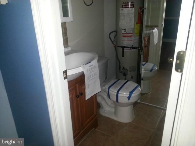 9244 Hood Road Manassas, VA 20110 - Photo 12 of 15 Bath