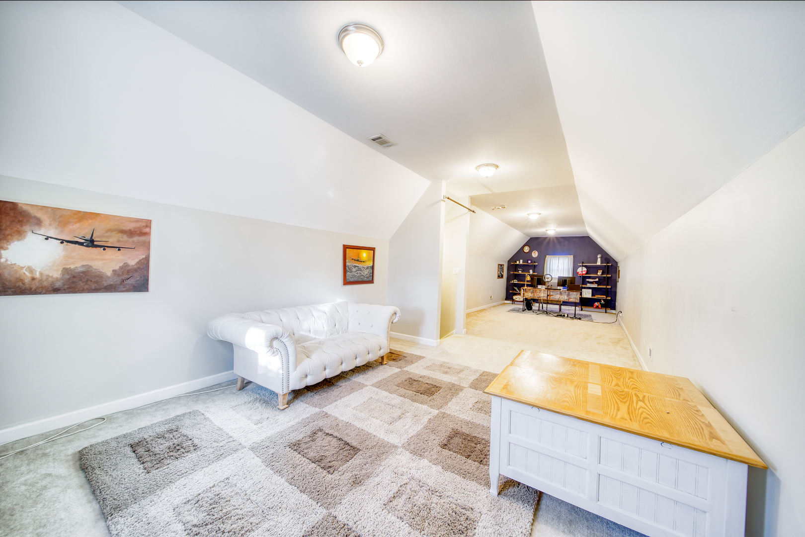 1663 North Richmond Street Chicago, IL 60647 - Photo 24 of 29 a living room with furniture and a couch