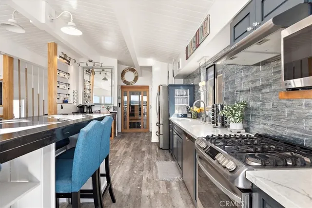 $18,000 | 2214 West Oceanfront, Unit B, Newport Beach, CA 92663