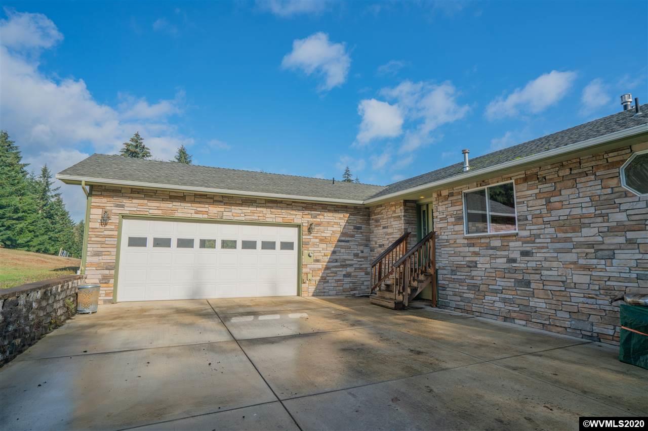 2508 Liberty Road Dallas, OR 97338 - Photo 2 of 41