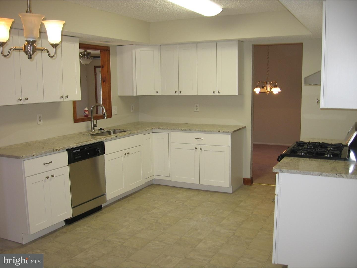 26 Creek Road Sewell, NJ 08080 - Photo 5 of 25 Kitchen