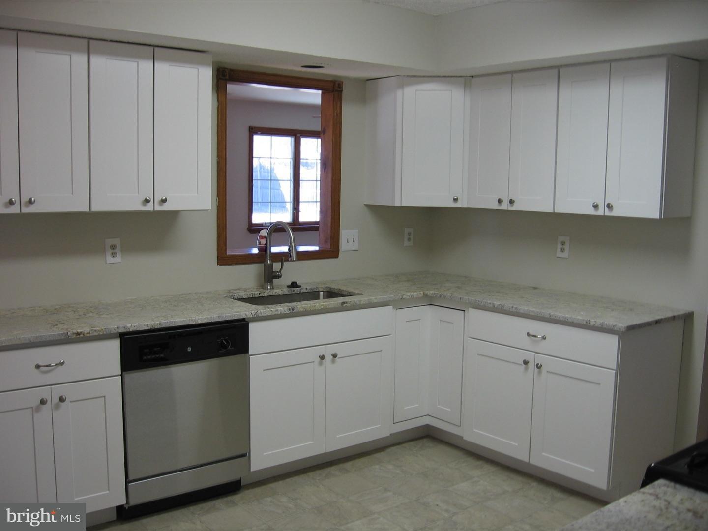 26 Creek Road Sewell, NJ 08080 - Photo 6 of 25 Kitchen