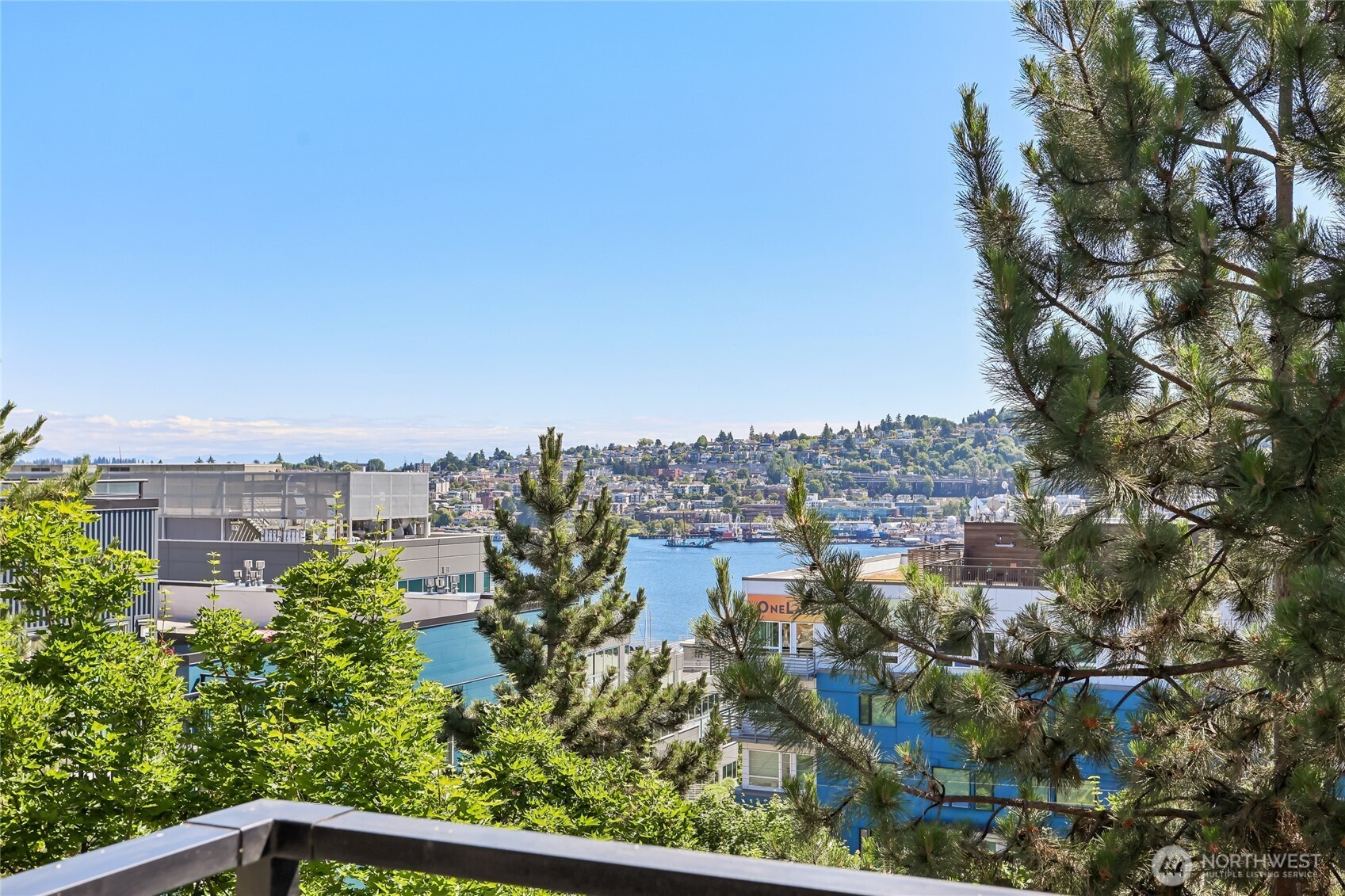 701 Galer Street, Unit 813 Seattle, WA 98109 - Photo 31 of 40