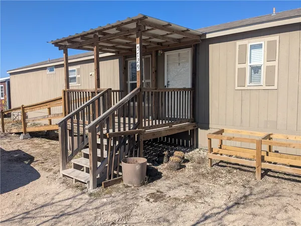 $1,100 | 5729 County Road 308, Orange Grove, TX 78372