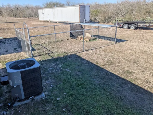$1,100 | 5729 County Road 308, Orange Grove, TX 78372