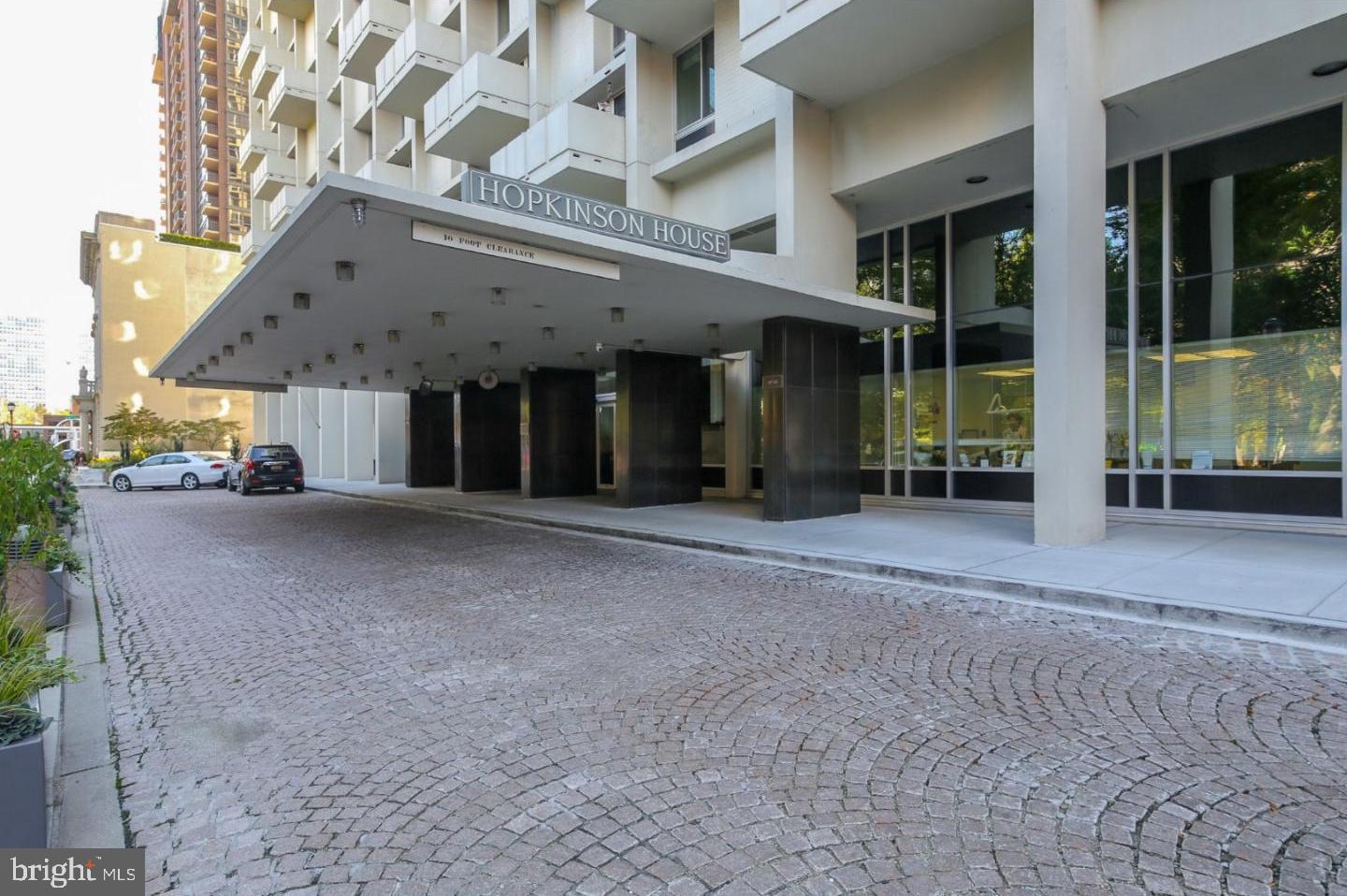 604 South Washington Square, Unit 913 Philadelphia, PA 19106 - Photo 21 of 24 a view of a building with a outdoor space