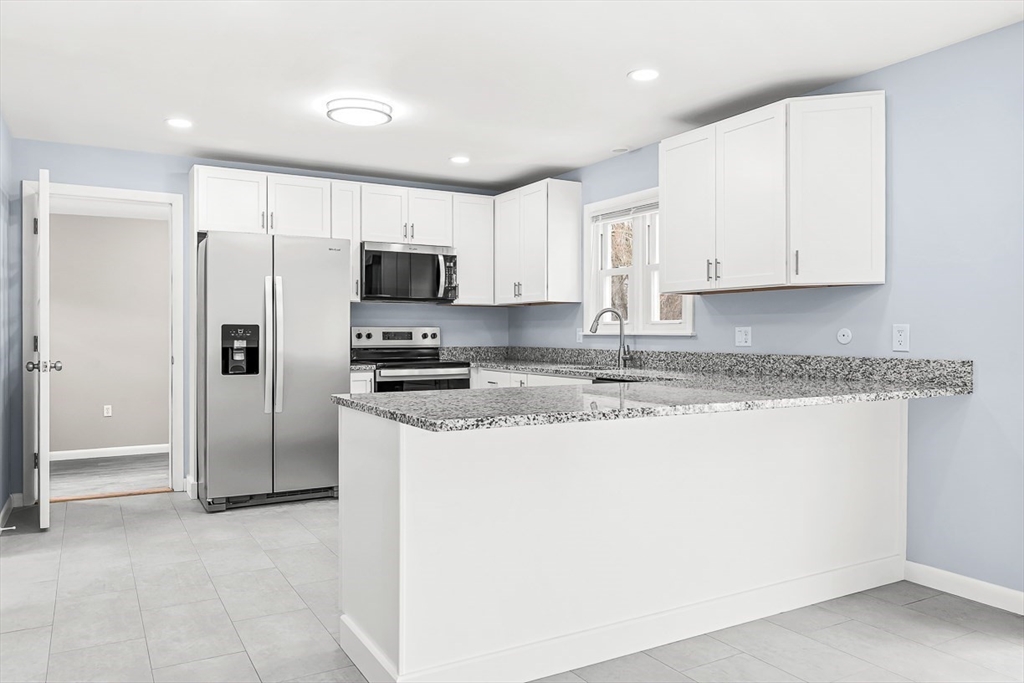 92 Ursula Street Lowell, MA 01854 - Photo 12 of 34