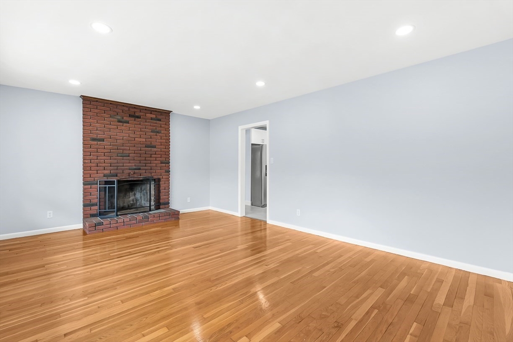 92 Ursula Street Lowell, MA 01854 - Photo 8 of 34