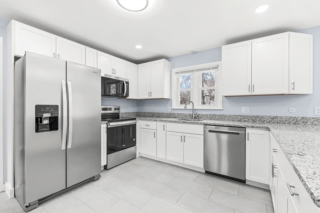 92 Ursula Street Lowell, MA 01854 - Photo 10 of 34