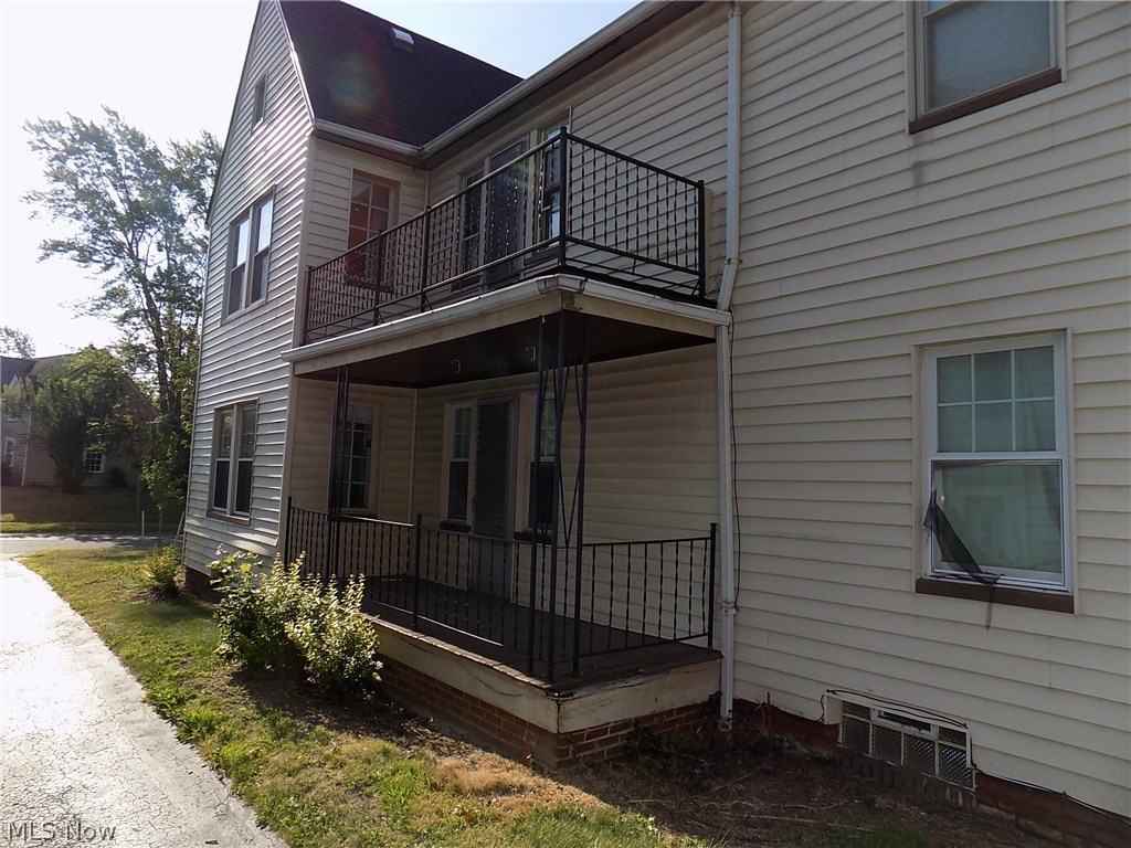3348 Colwyn Road Cleveland, OH 44120 - Photo 5 of 16