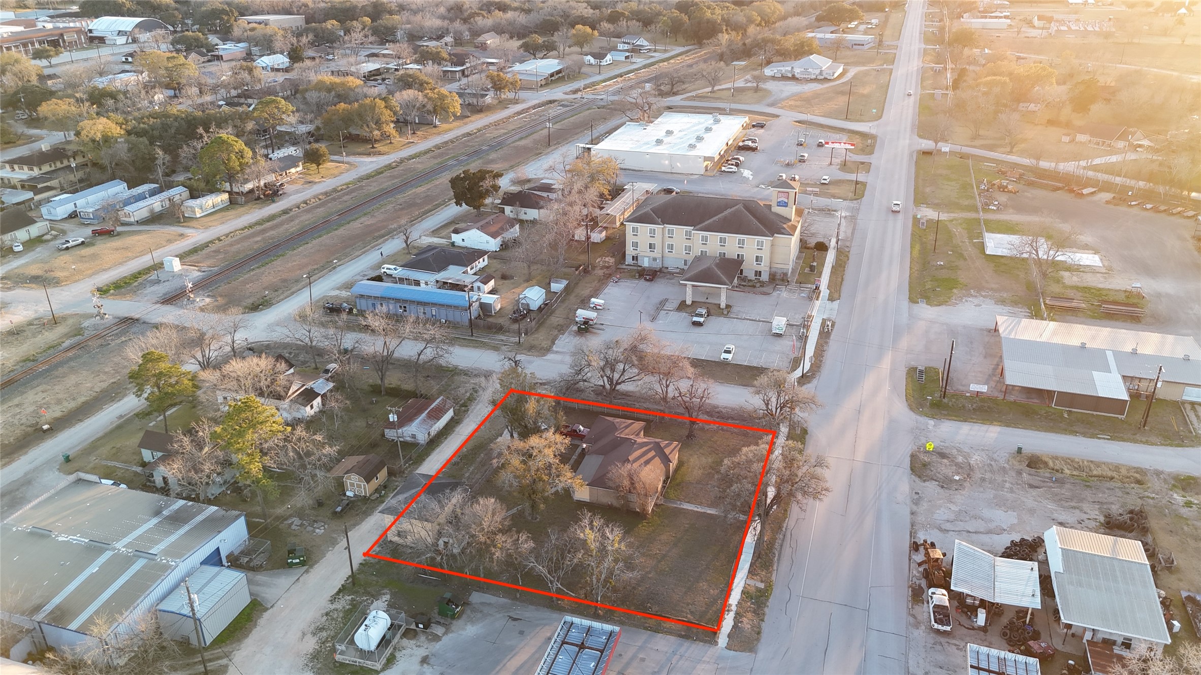 111 West York Street Ganado, TX 77962 - Photo 2 of 7