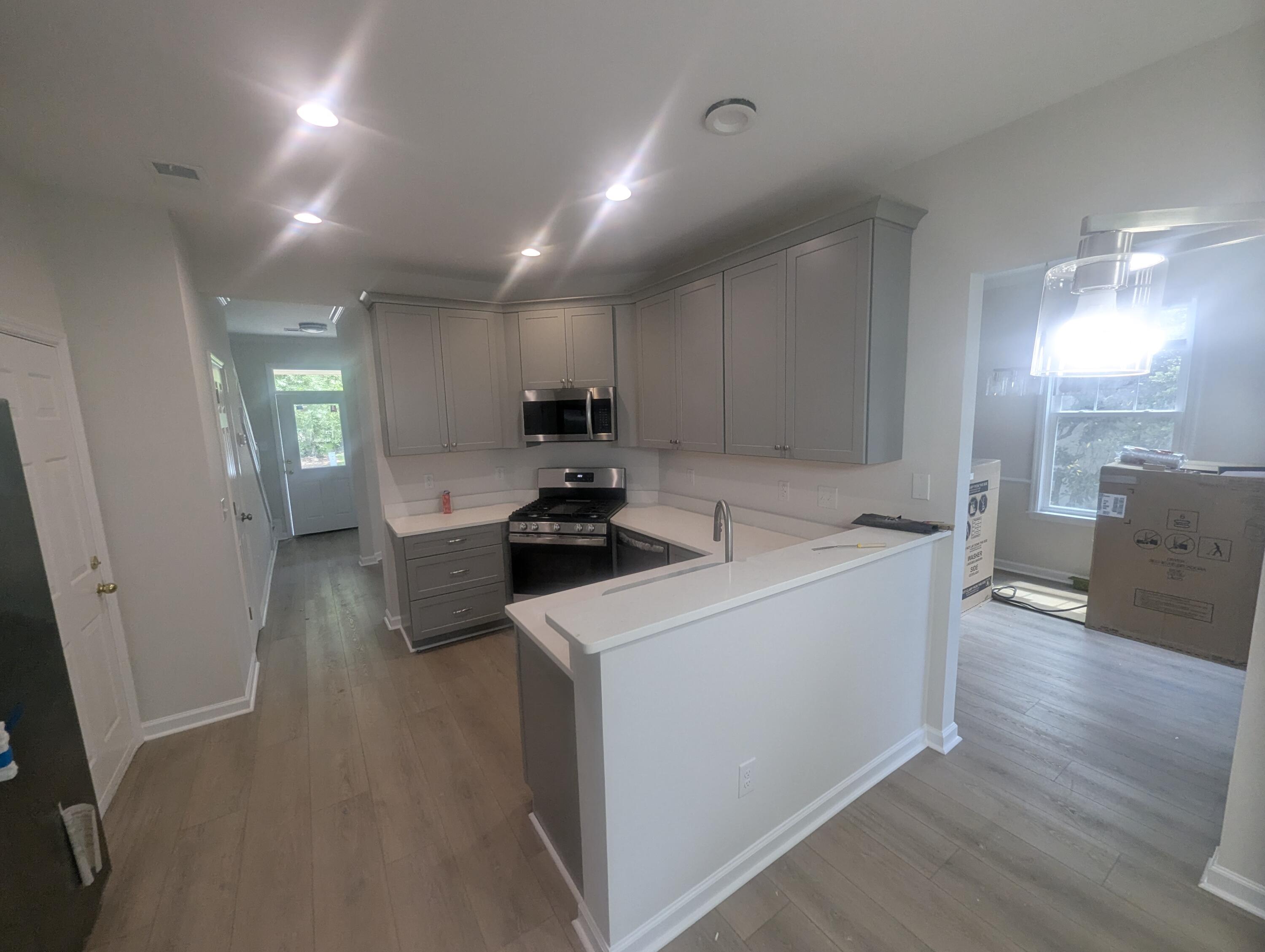 178 Brady Street Charleston, SC 29492 - Photo 5 of 36 Kitchen