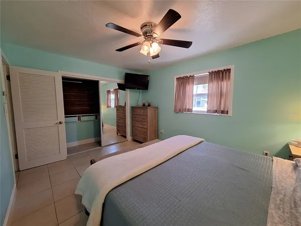 $1,095,000 | 218 22nd Street Northeast, Bradenton, FL 34208
