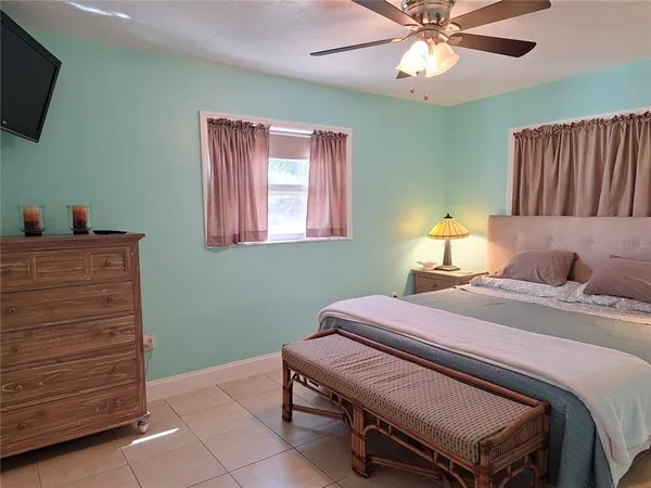 $1,095,000 | 218 22nd Street Northeast, Bradenton, FL 34208