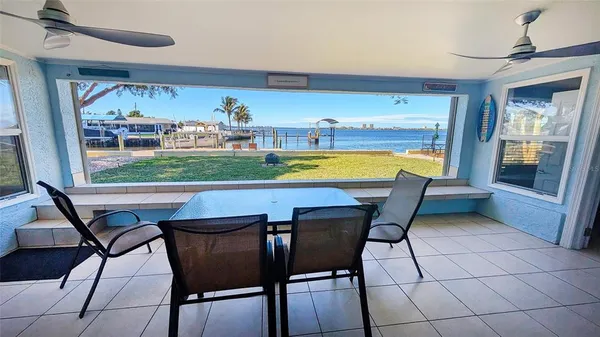 $1,095,000 | 218 22nd Street Northeast, Bradenton, FL 34208