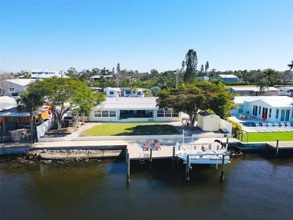 $1,095,000 | 218 22nd Street Northeast, Bradenton, FL 34208