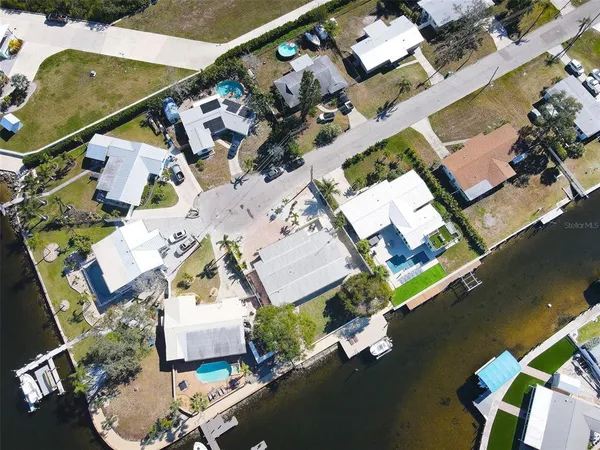 $1,095,000 | 218 22nd Street Northeast, Bradenton, FL 34208