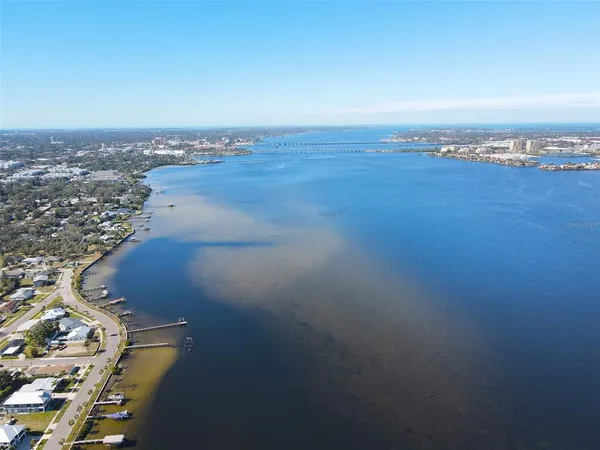 $1,095,000 | 218 22nd Street Northeast, Bradenton, FL 34208