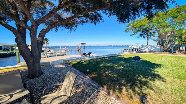 $1,095,000 | 218 22nd Street Northeast, Bradenton, FL 34208