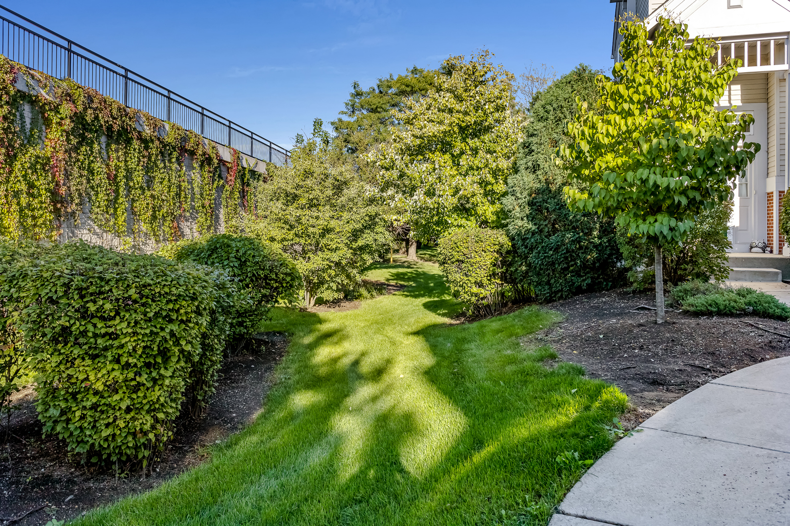 3389 Ravinia Circle, Unit 3389 Aurora, IL 60504 - Photo 21 of 23 a view of a back yard