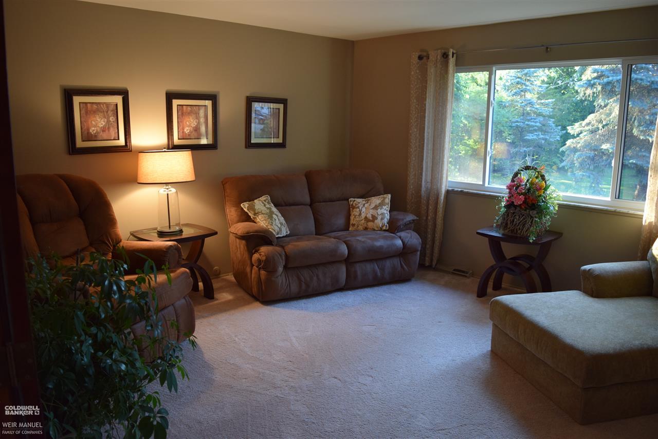 886 Beryl Court Rochester Hills, MI 48307 - Photo 3 of 33