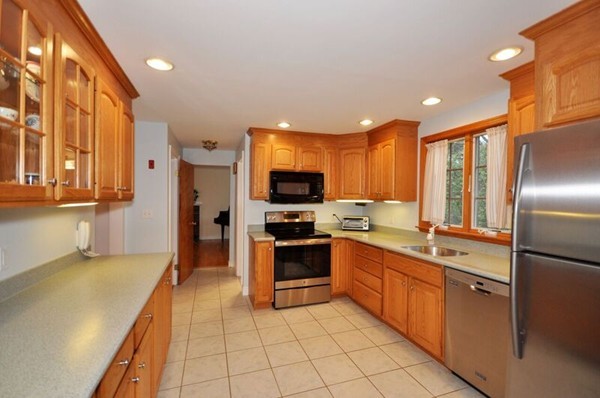 97 Plainfield Road Concord, MA 01742 - Photo 13 of 24 Gallery Image 13