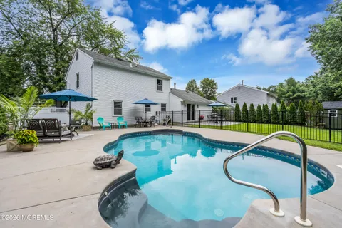 $575,000 | 1466 Arapaho Court, Toms River, NJ 08755