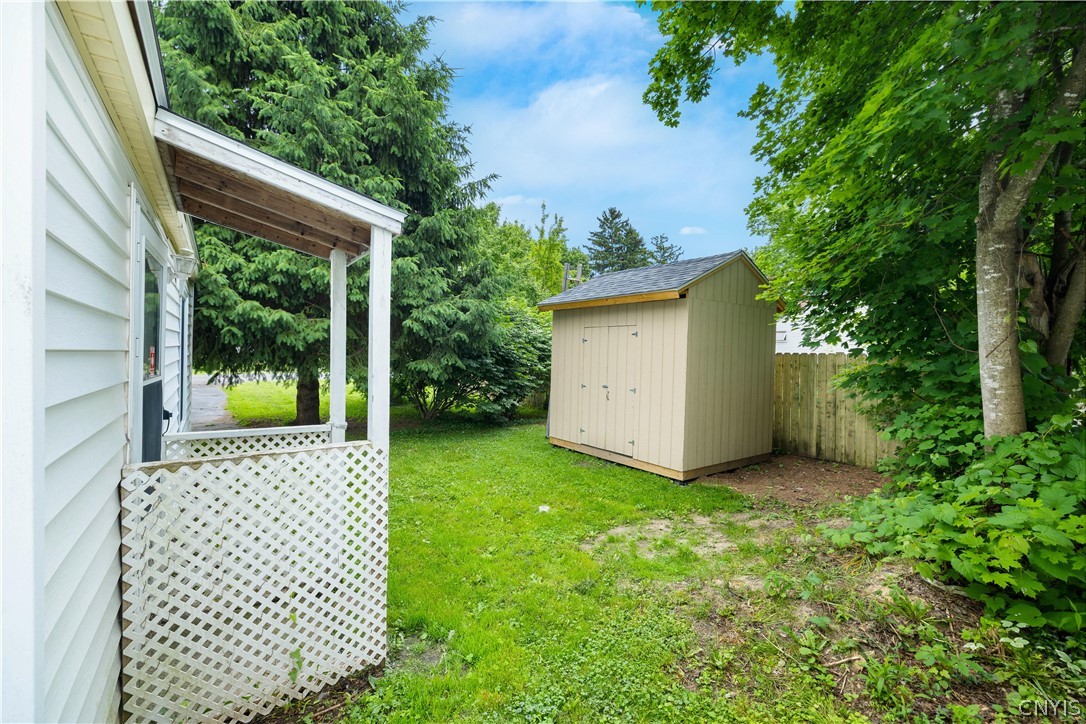 221 Chappell Street Oneida, NY 13421 - Photo 5 of 25