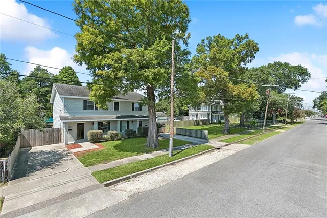 $2,100 | 1333 Jefferson Street, Gretna, LA 70053