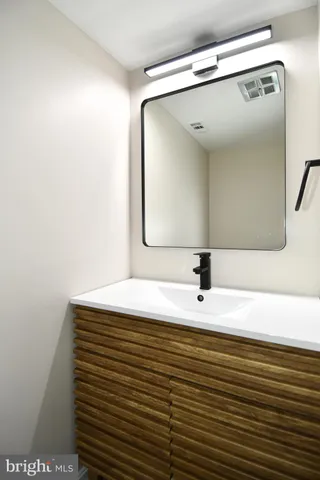 $2,650 | 938 Park Avenue, Herndon, VA 20170