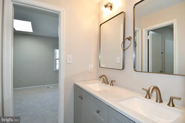 $2,650 | 938 Park Avenue, Herndon, VA 20170