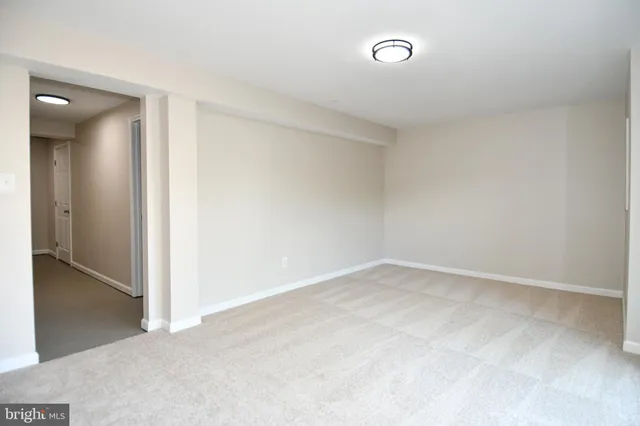 $2,650 | 938 Park Avenue, Herndon, VA 20170