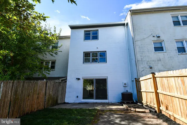 $2,650 | 938 Park Avenue, Herndon, VA 20170