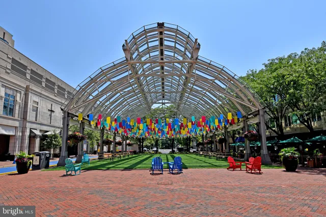 $2,650 | 938 Park Avenue, Herndon, VA 20170