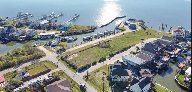 $599,000 | 1212 Aqua Way, San Leon, TX 77539