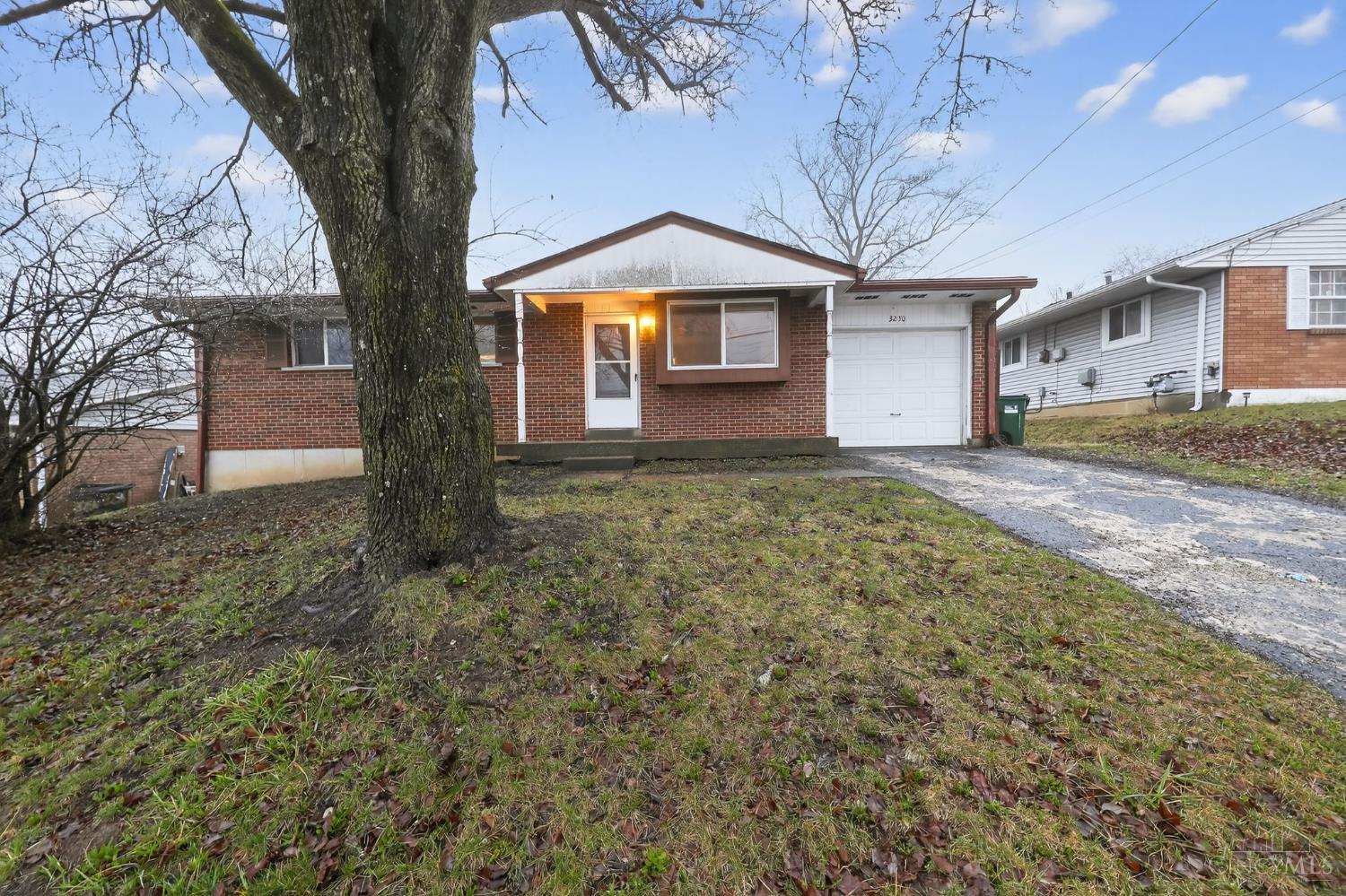 3250 Springdale Road Cincinnati, OH 45251 - Photo 2 of 30