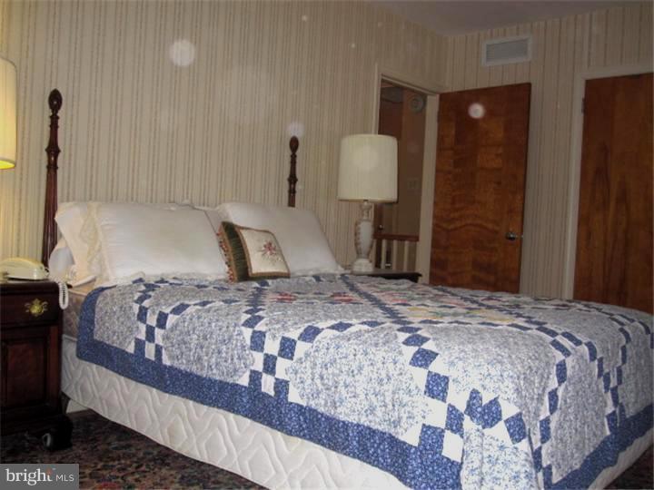 1387 Meetinghouse Road Huntingdon Valley, PA 19006 - Photo 12 of 20 Bedroom - Main