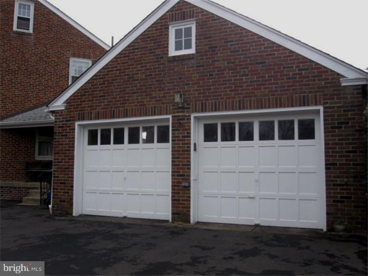 1387 Meetinghouse Road Huntingdon Valley, PA 19006 - Photo 3 of 20 Garage