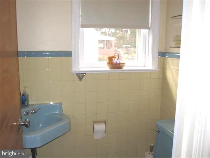 1387 Meetinghouse Road Huntingdon Valley, PA 19006 - Photo 10 of 20 Bathroom