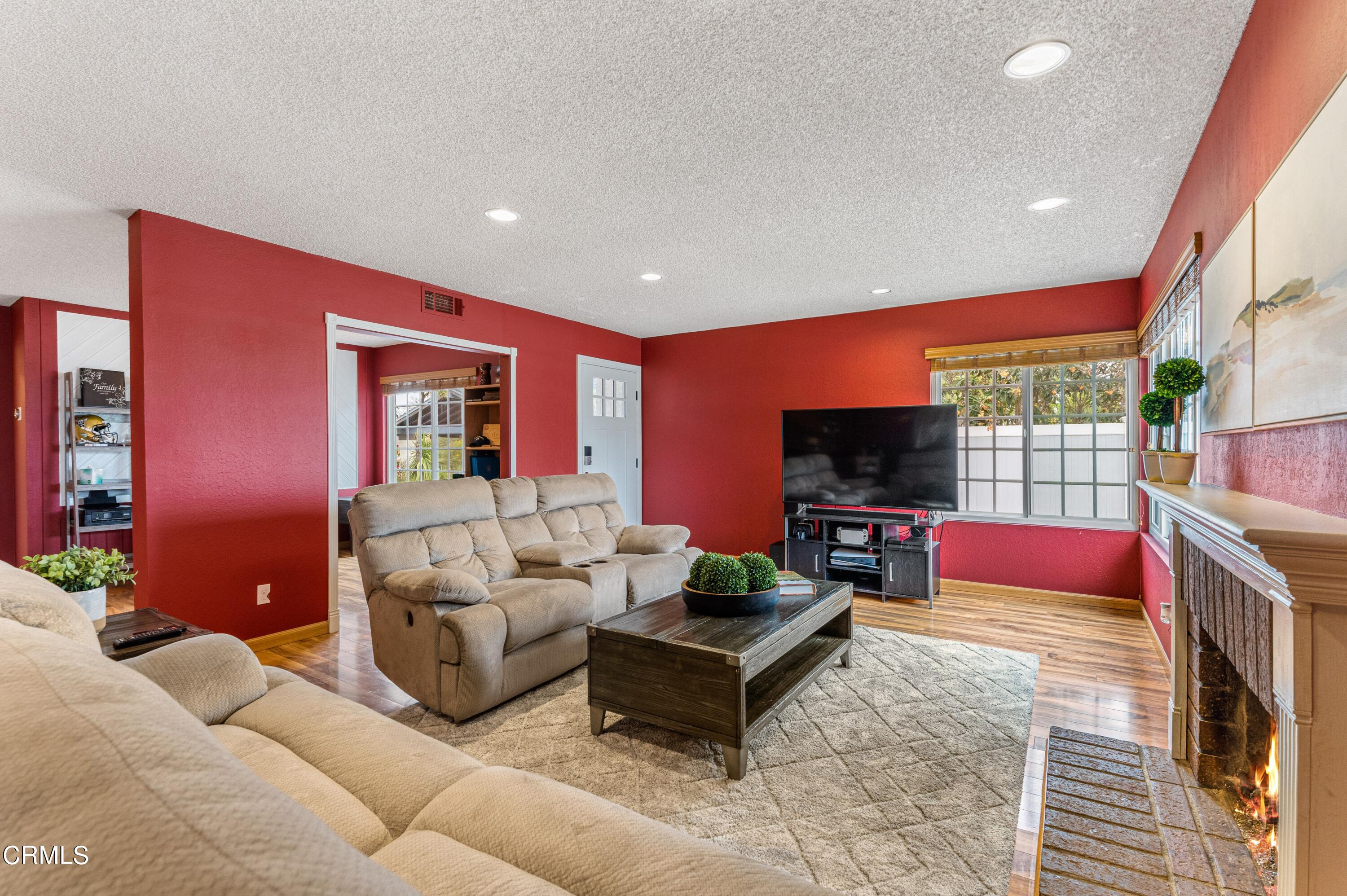 5062 Creekside Road Camarillo, CA 93012 - Photo 4 of 35 3