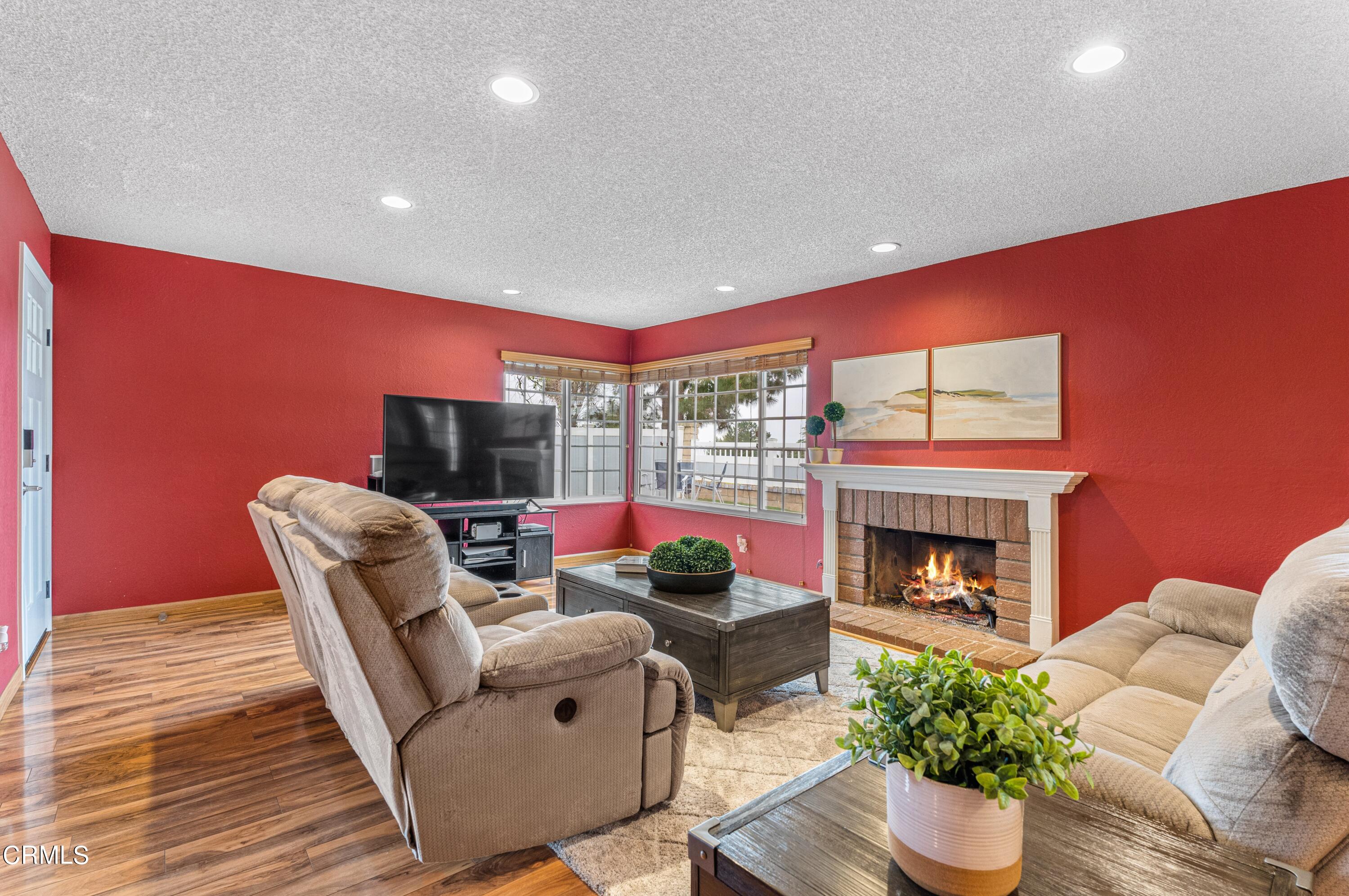 5062 Creekside Road Camarillo, CA 93012 - Photo 5 of 35 4