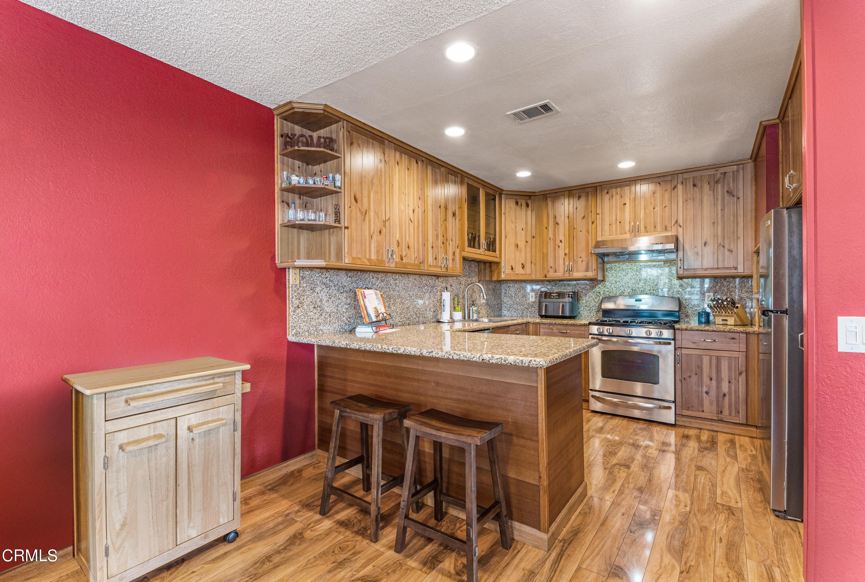 5062 Creekside Road Camarillo, CA 93012 - Photo 9 of 35 8