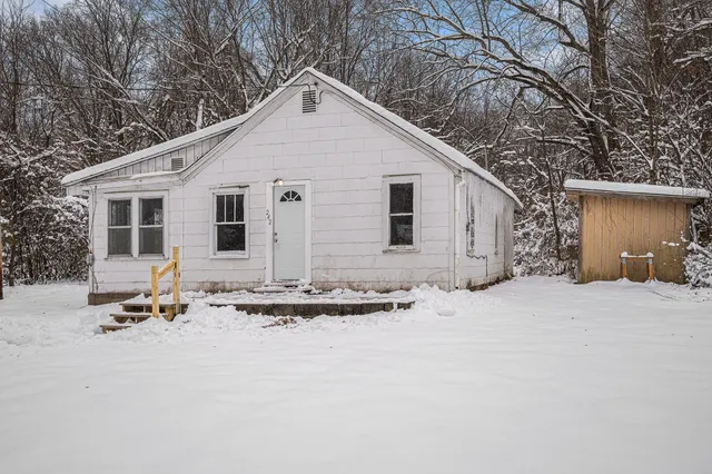 $99,900 | 242 Higgins Street, Niles, MI 49120