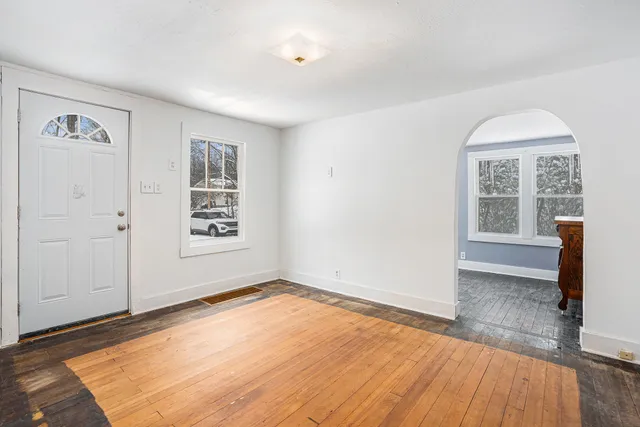 $99,900 | 242 Higgins Street, Niles, MI 49120