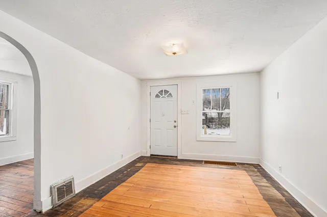 $99,900 | 242 Higgins Street, Niles, MI 49120