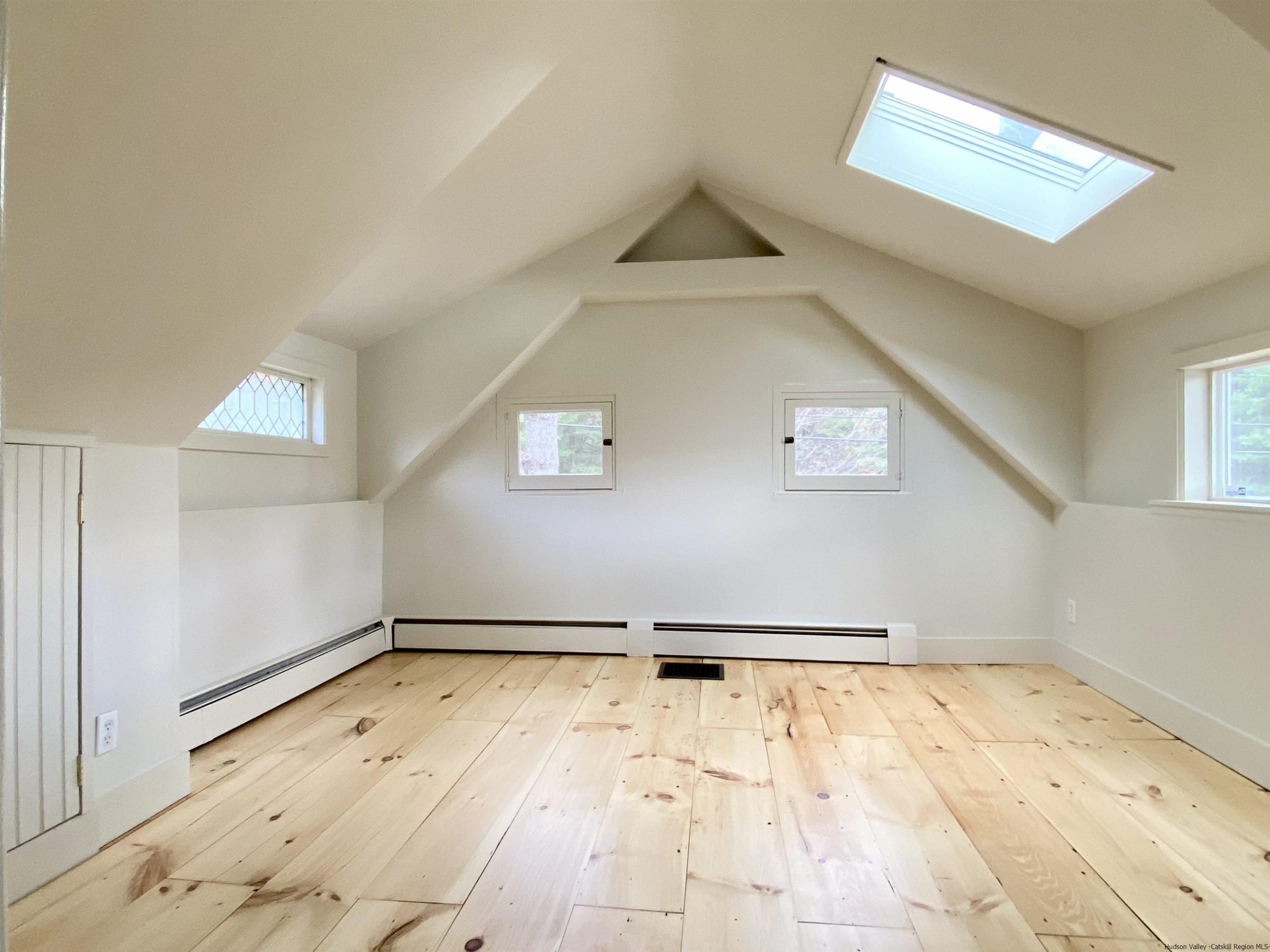 83 Palentown Road Kerhonkson, NY 12446 - Photo 8 of 30 a view of a garage