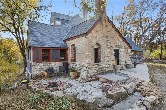 $873,900 | 4101 East 100th Terrace, Kansas City, MO 64137