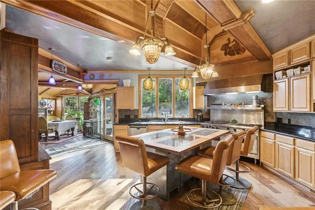 $873,900 | 4101 East 100th Terrace, Kansas City, MO 64137